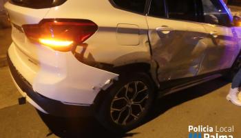Imputado un conductor borracho sin carnet tras colisionar contra un coche estacionado en Palma
