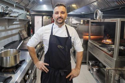 El Chef Joan Llabrés ha asumido la dirección de la cocina de Caballito de Mar, al que otorga toda su experiencia.