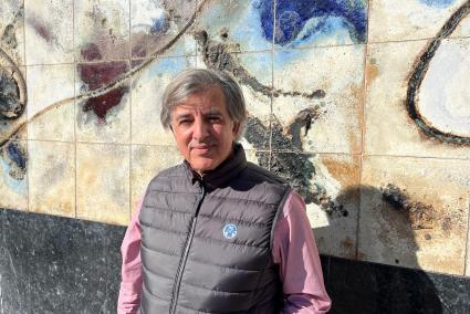 Antoni Mir, presidente de la Institució Francesc de Borja Moll, posa en Palma para este diario.