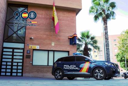 Alicante.- Sucesos.- Tres detenidos por robar con violencia un patinete tras quedar con la víctima para comprárselo