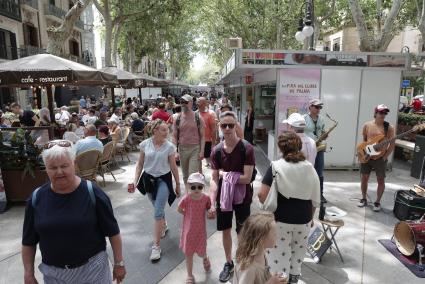 La retirada de plazas legales e ilegales del mercado contrasta con la subida estatal del 17 %