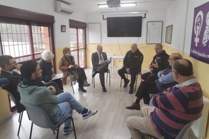 Martín pide a Almeida solución a las quejas vecinales de 'afters' ilegales en Oporto y okupación del campo Puerta Bonita