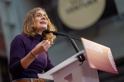 Albiach (Comuns) critica la postura de Garamendi (CEOE) sobre el SMI: "Es de primero de explotador"