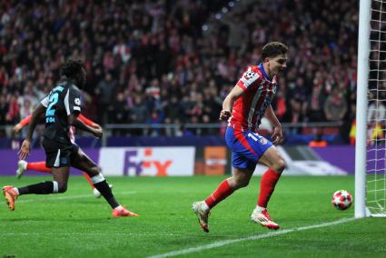 El Atlético remonta al Bayer Leverkusen y acaricia los octavos