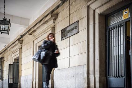 Sevilla.- Tribunales.- Piden 9 años de cárcel a un guía turístico por "sodomizar" y abusar de tres jóvenes de EEUU
