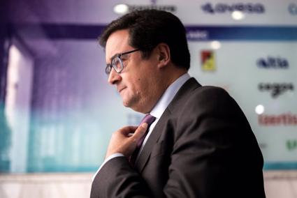 Óscar López responde a Ayuso que quien ha "montado una operación" es ella para "encubrir el delito" de su novio
