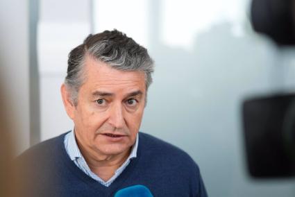 El consejero de la Presidencia, Antonio Sanz, este miércoles en declaraciones a los medios de comunicación en Los Palacios (Sevi