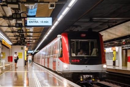 La estación de Poblenou de la L4 del Metro de Barcelona cerrará por obras del miércoles al domingo