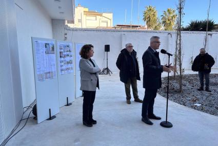 El secretario de Estado de Vivienda y Agenda Urbana, David Lucas, junto al vicepresidente ejecutivo del AMB, Antonio Balmón, y l