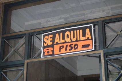 PALMA - CARTEL DE "SE ALQUILA PISO"
