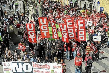 Imagen de archivo de CCOO y UGT