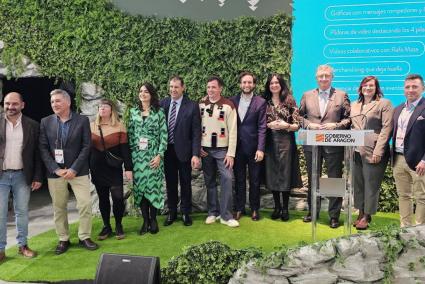Delegación de la provincia de Huesca en el stand de Aragón en Fitur 2025.