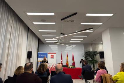 El Ayuntamiento y la Comunidad ofrecerán formación y orientación coordinada para mejorar sus políticas de empleo