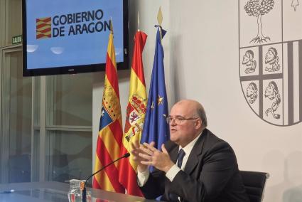 Aragón trabaja en una estrategia para reducir burocracia en el ámbito educativo y confía en emitir conclusiones este año