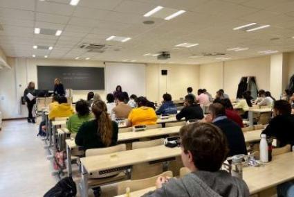 Imagen publicada por el Ministerio de un aula de examen.