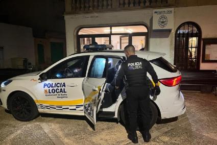 Les paran porque una menor no llevaba el cinturón en el coche y acaban detenidos por tráfico de drogas