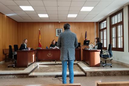 Condenado en Palma un comercial de cocinas por quedarse con una docena de electrodomésticos