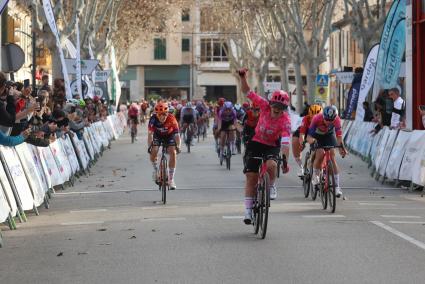 Lotta Henttala impone su ley al esprint