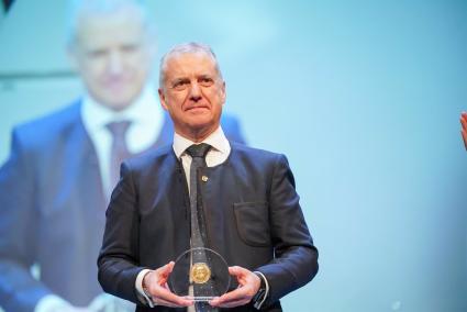 El exlehendakari Iñigo Urkullu recoge el Premio Sabino Arana