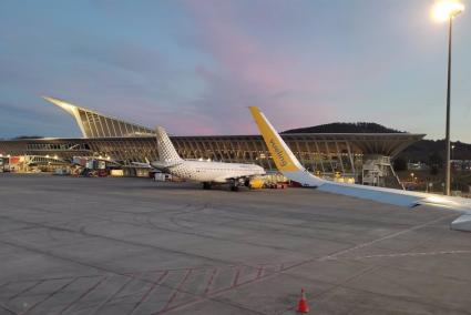 Desviados siete vuelos con destino Bilbao a causa de las rachas de viento de más de 160 km/h
