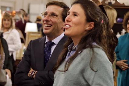 José Luis Martínez-Almeida anuncia que está esperando su primer hijo en común con Teresa Urquijo