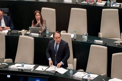 Carabante critica la "concepción soviética" del PSOE, con sus "mentiras" y viviendas para "señoritas de sus amigos"