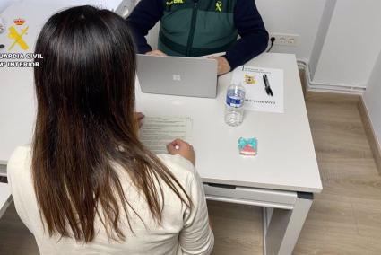 Detenida una mujer en Jaén por explotar sexualmente a una residente en Bizkaia, amiga suya, tras traerla de Paraguay