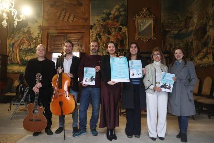 Jaume Tugores, Gabriel Fiol, Miquel Marqués, Carme Garí, Adriana Ruiz, María Estelrich y Rosana Delgado, en la presentación.