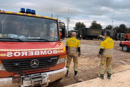 Sucesos.- Muere un bombero y hay otro desaparecido en el incendio de un parking de Alcorcón