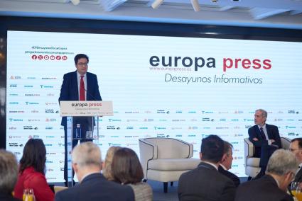 Óscar López critica el mensaje "político y sectario" de la Comunidad al mandar a todos los menores a La Cantueña