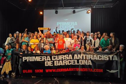 Foto de familia de Top Manta y las entidades que dan apoyo a la movilización.