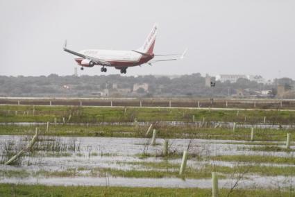 En el aeropuerto de Palma ha llovido cinco veces más de lo normal