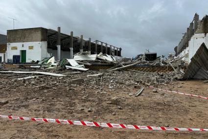 Derrumbe de una nave en Coria