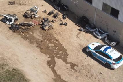 Valencia.- Sucesos.- Detectan un desguace ilegal que almacenaba hasta 300 vehículos afectados por la dana
