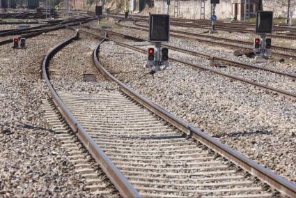Cádiz.- Restablecidos los trenes entre Jimena y Gaucín, suspendida desde marzo por caídas de piedras en las vías