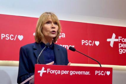 La viceprimera secretaria y portavoz del PSC, Lluïsa Moret, en una rueda de prensa desde la sede del partido