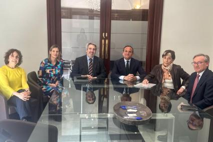 La DPT firma la aceptación de la donación de obras de 'los 80' para abrir una nueva sede del Museo Provincial en Cretas