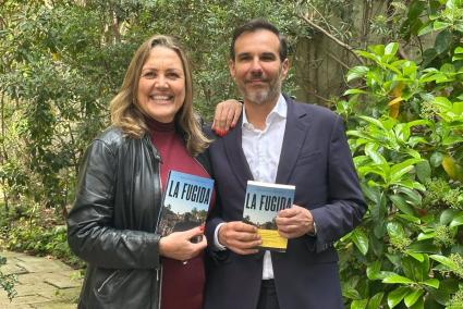 La periodista Mayka Navarro y el investigador Paco Marco presentan el libro 'La fugida'