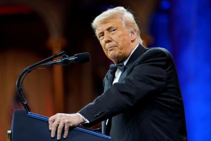 Trump eleva los aranceles a China al 125 % «con efecto inmediato»