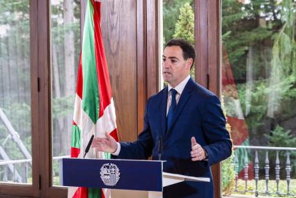 Pradales se reúne el lunes con todos los partidos, salvo Vox, para buscar unidad ante la amenaza arancelaria de Trump