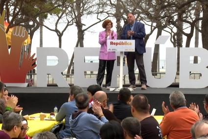 El presidente de ERC, Oriol Junqueras, y la secretaria general de ERC, Elisenda Alamany, durante la Festa de la República