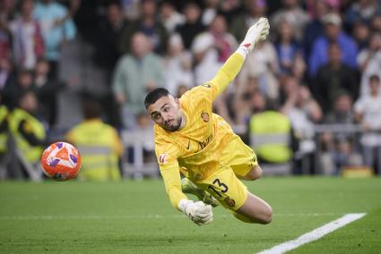 Leo Román durante el partido de esta temporada en el Santiago Bernabéu.