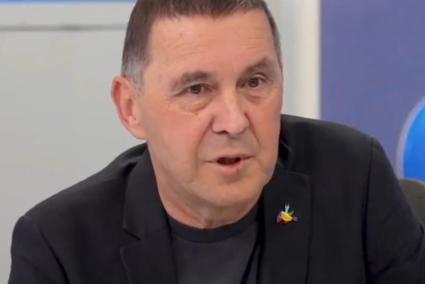 Otegi ve «un cambio de pantalla y ya no vale con decir que los otros son  peores» para sostener la legislatura