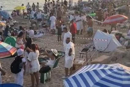 Indignación en Can Pere Antoni por el acaparamiento de parcelas en la playa durante la noche de San Juan