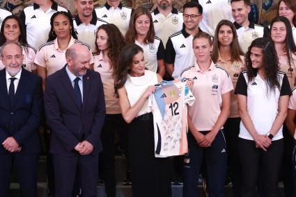 La reina Letizia arropa a la selección femenina en vísperas de la Eurocopa 2025