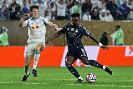FIFA Club World Cup - Group H - RB Salzburg v Real Madrid
