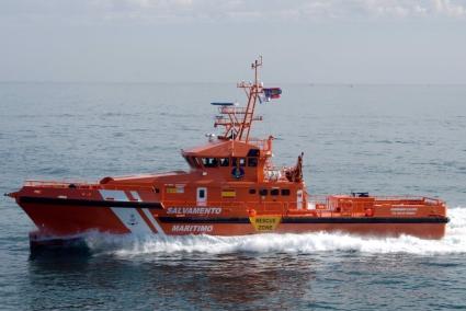 Barca de Salvamento Marítimo en aguas de Baleares.