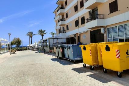 Contenedores de basura en Can Picafort