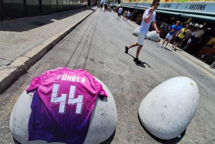 Detenido un vendedor ambulante en Playa de Palma con seis camisetas de la selección alemana con simbología nazi
