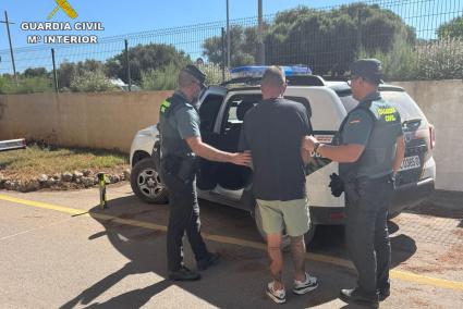 Un hombre agrede y amenaza de muerte con un cuchillo a su jefe tras ser despedido en Menorca